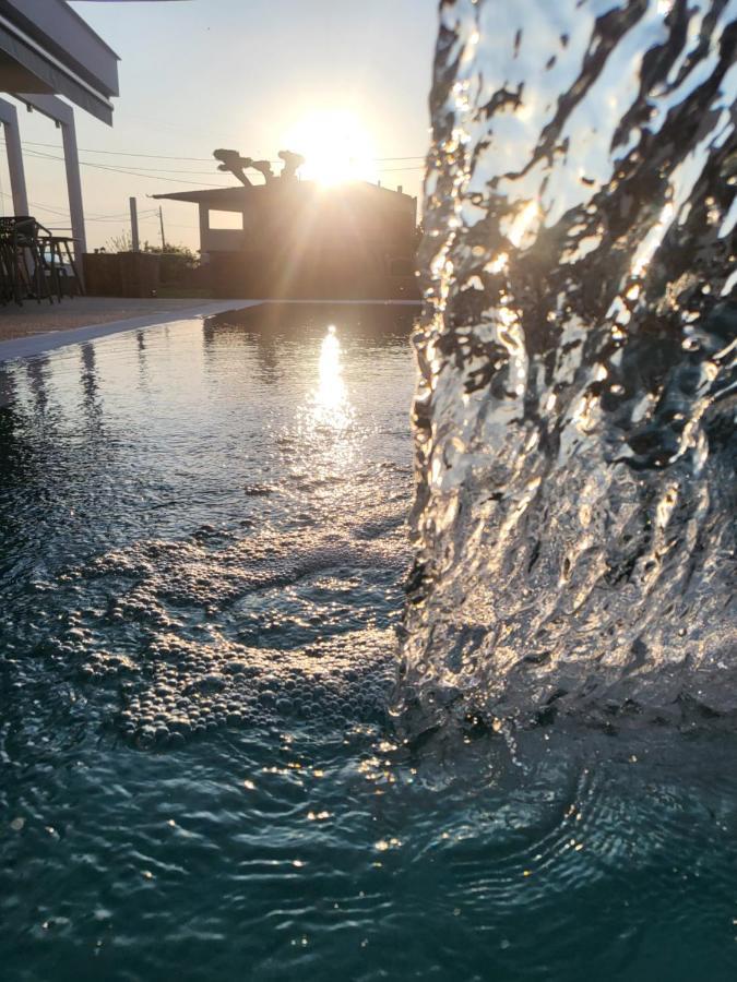 Callista Suites Floyitá Eksteriør bilde