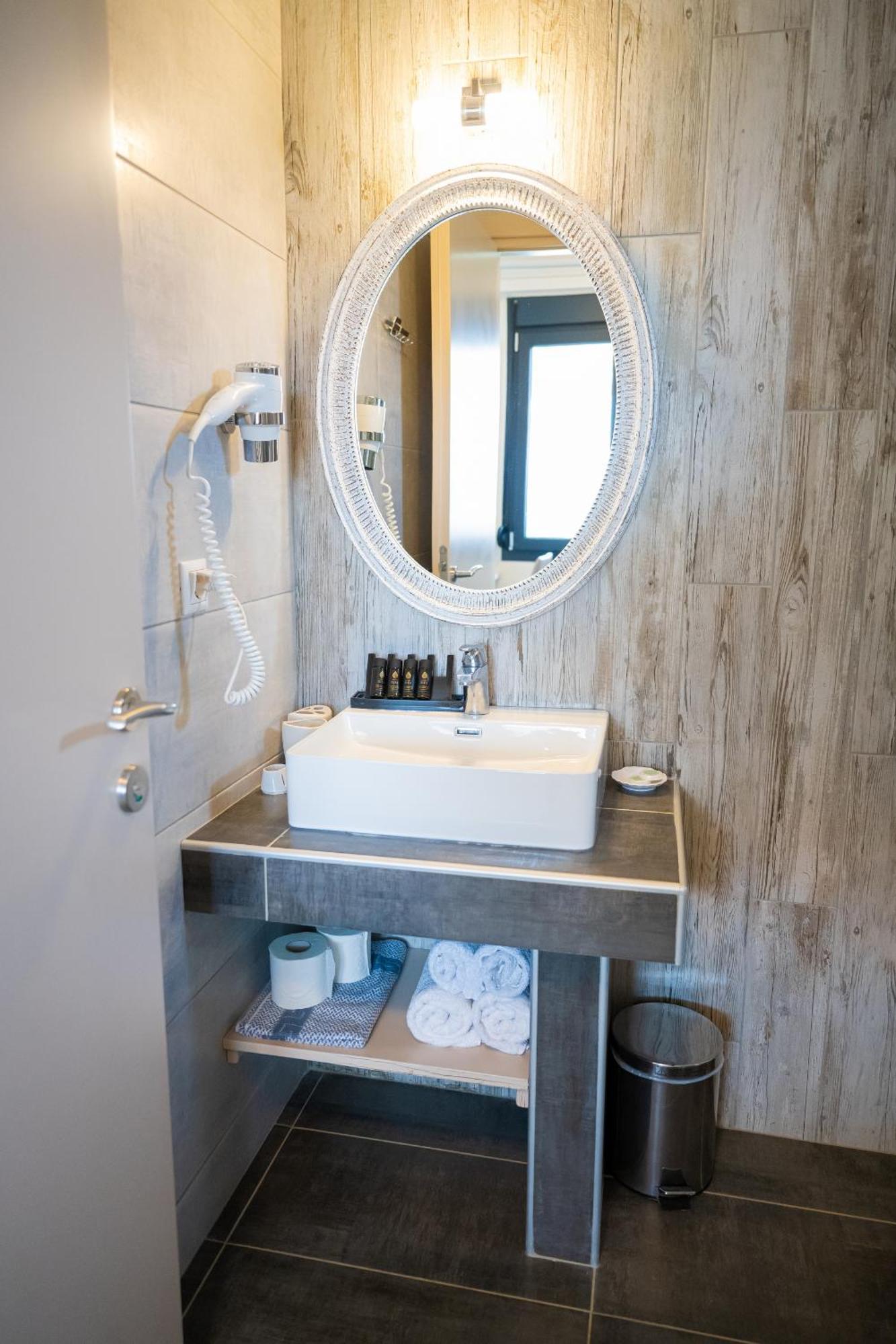 Callista Suites Floyitá Eksteriør bilde